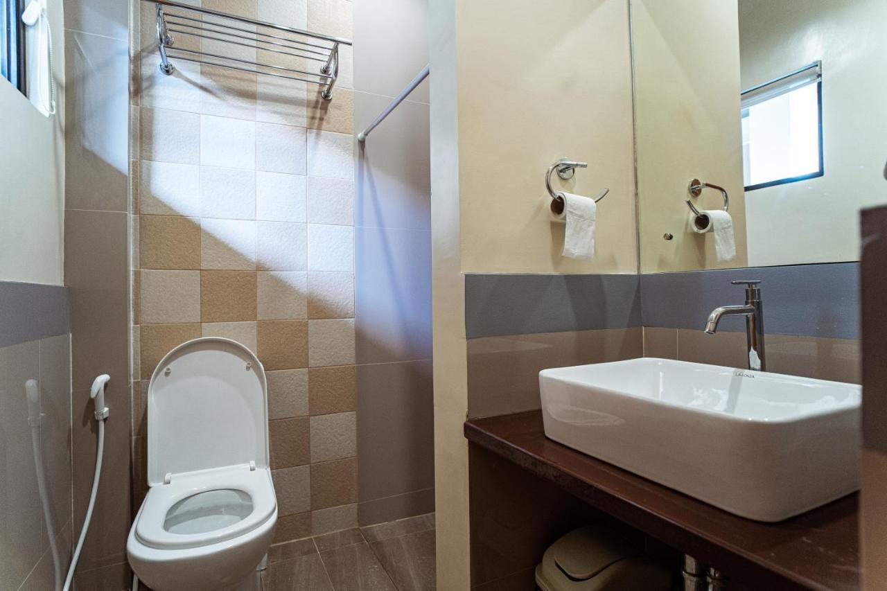 Marieli Suites Near Panglao International Airport Екстер'єр фото