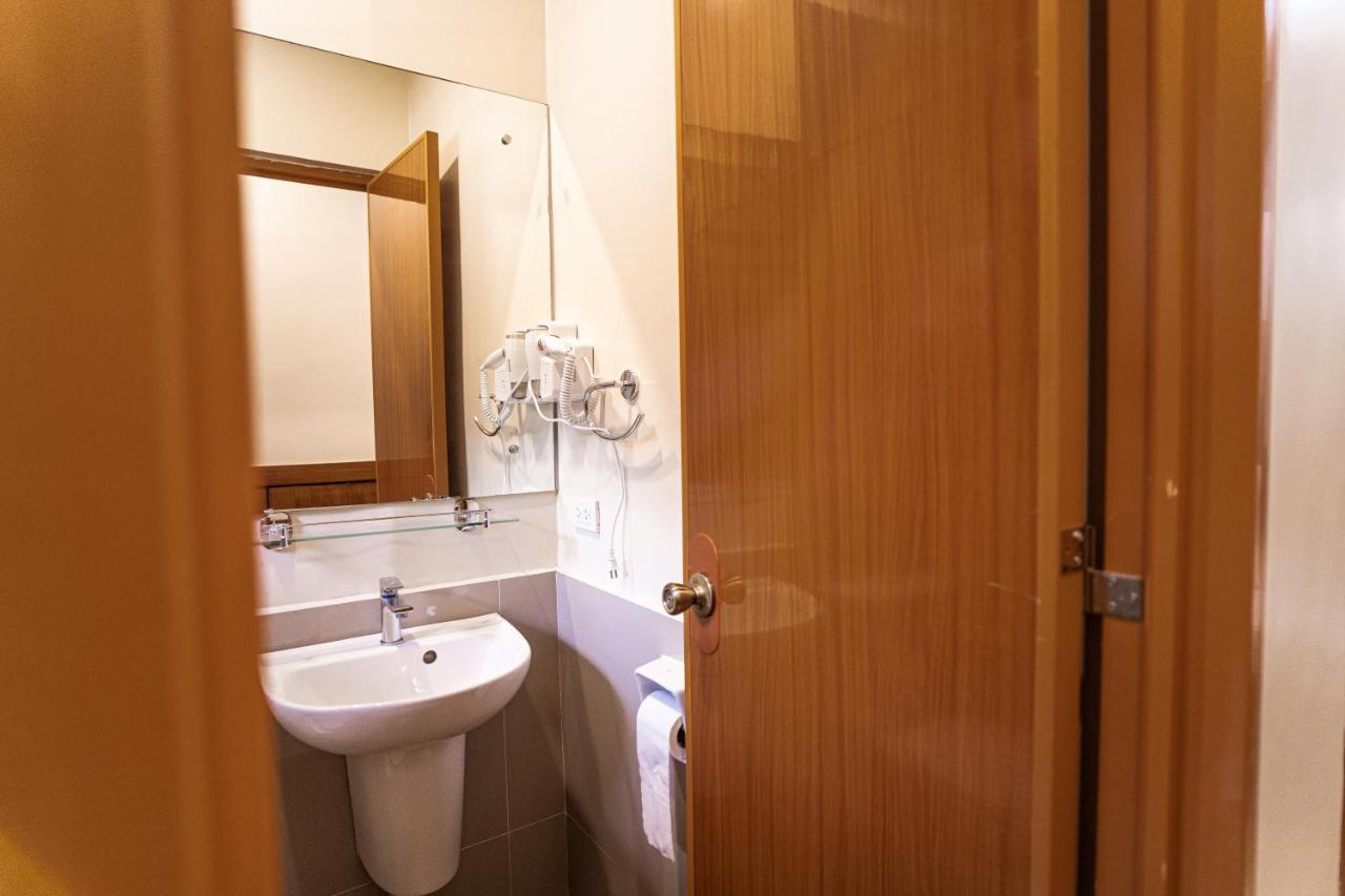 Marieli Suites Near Panglao International Airport Екстер'єр фото
