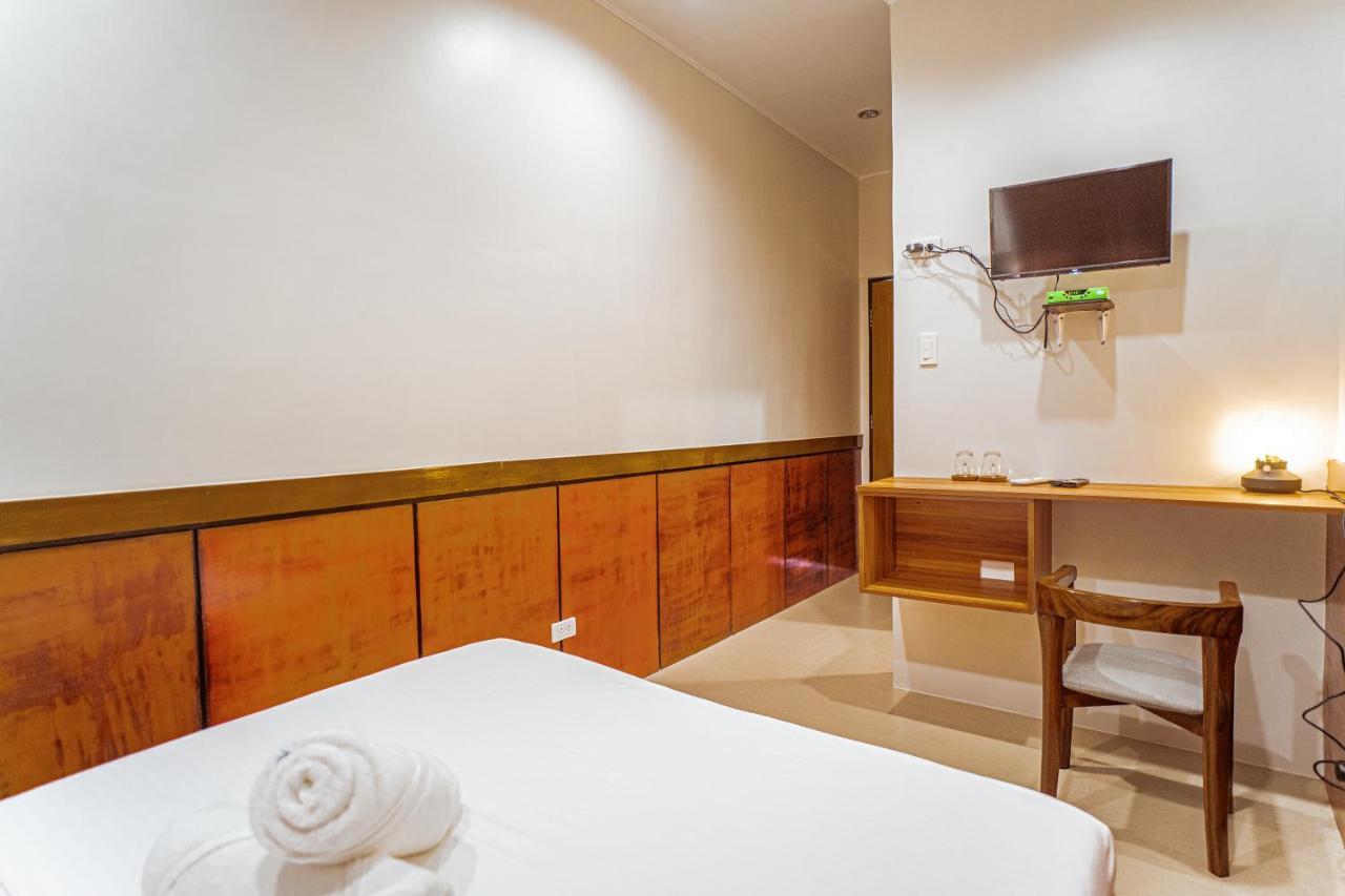 Marieli Suites Near Panglao International Airport Екстер'єр фото